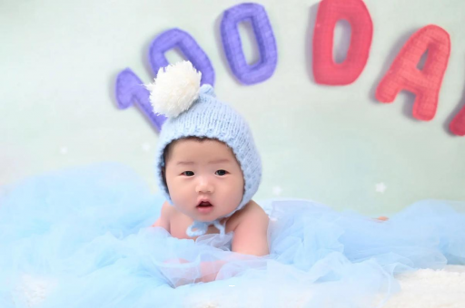 沅江宝宝喜欢搓脚